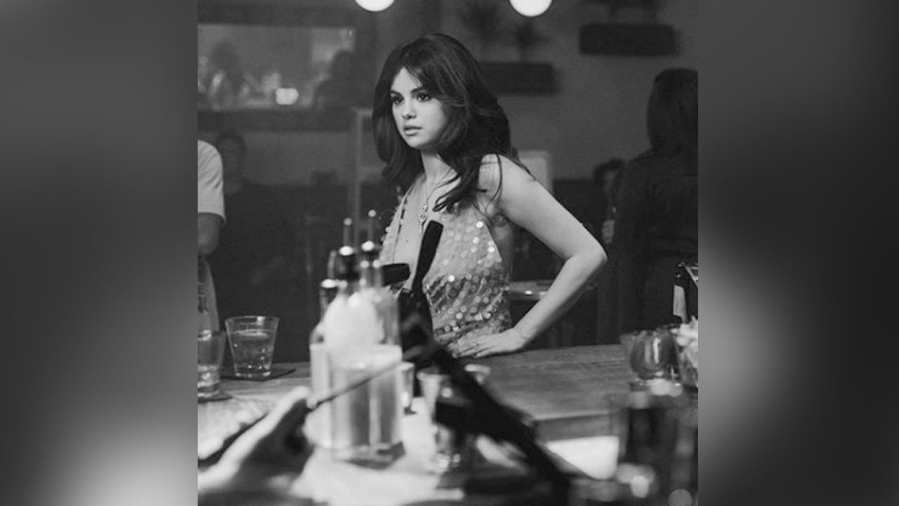 Al estilo de Anahí, Selena Gomez presume su talento para la cocina en vivo