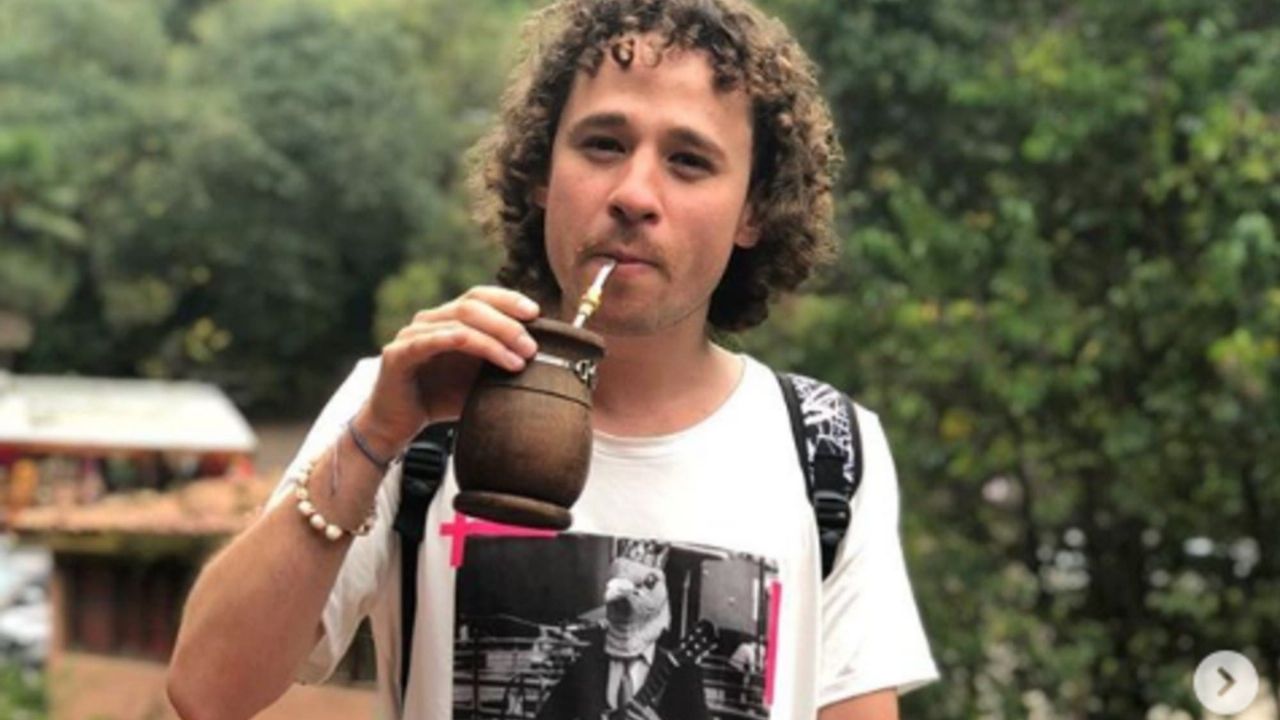 ¡Hasta el suelo! Luisito Comunica baila intensamente: “Es demasiado potente”