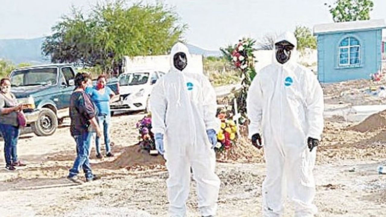 Tremendo susto se llevan en panteón al sepultar a médico del IMSS