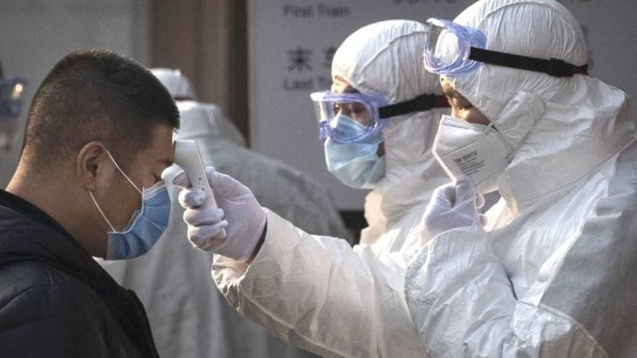 Covid 19: Aíslan a 3 millones de personas en China, vendedor de mariscos desborda brote