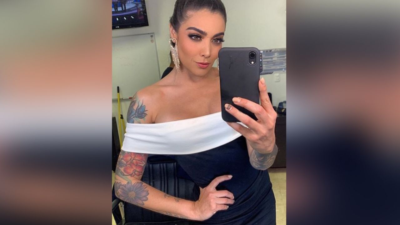 Érika Fernández calienta la cuarentena acostada en el césped en sexy bikini