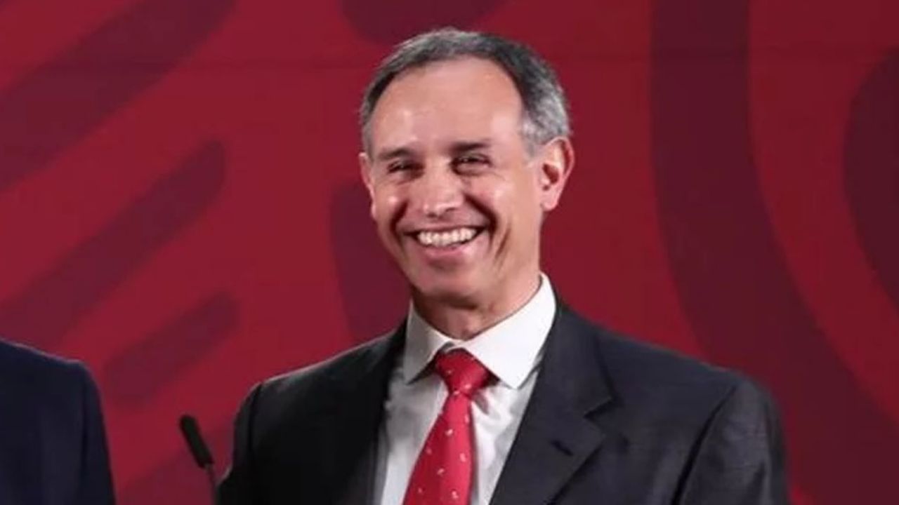 “Agradezco la atención de todo el personal”: Así recibe López-Gatell la vacuna contra Covid-19