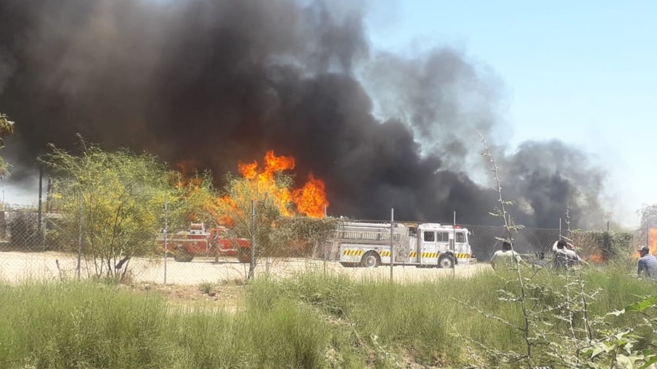 Un Incendio en Huatabampo moviliza a los grupos de emergencia y rescate