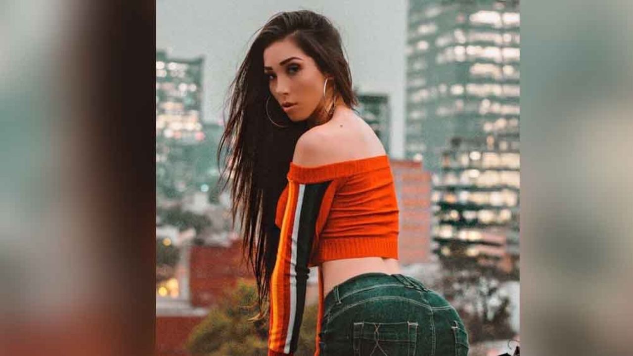 Danik Michell paraliza Instagram al posar en lencería frente al espejo
