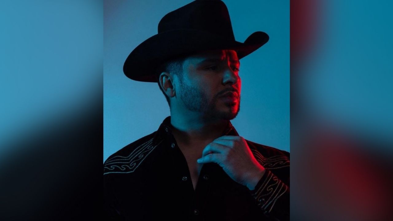 “Pend…”: Larry Hernández arremete contra fan que lo critica por “ridículo”