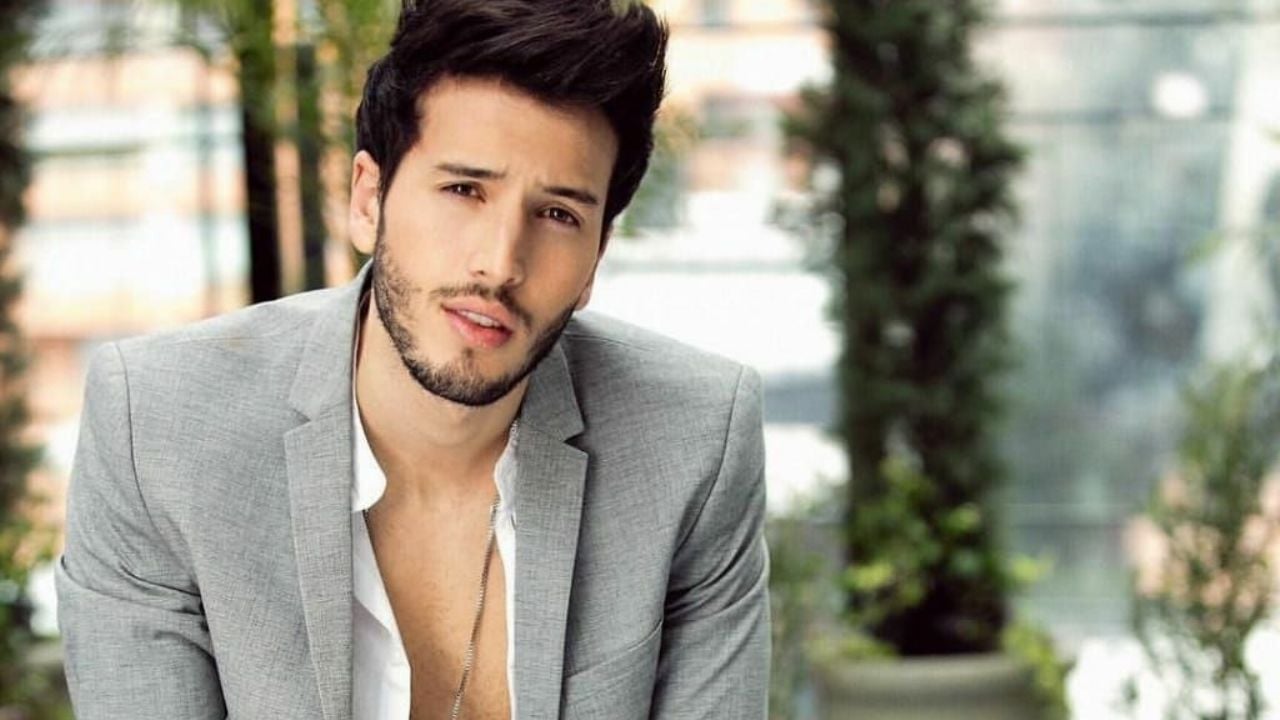 VIDEO: Sebastián Yatra sorprende al interpretar una canción de banda