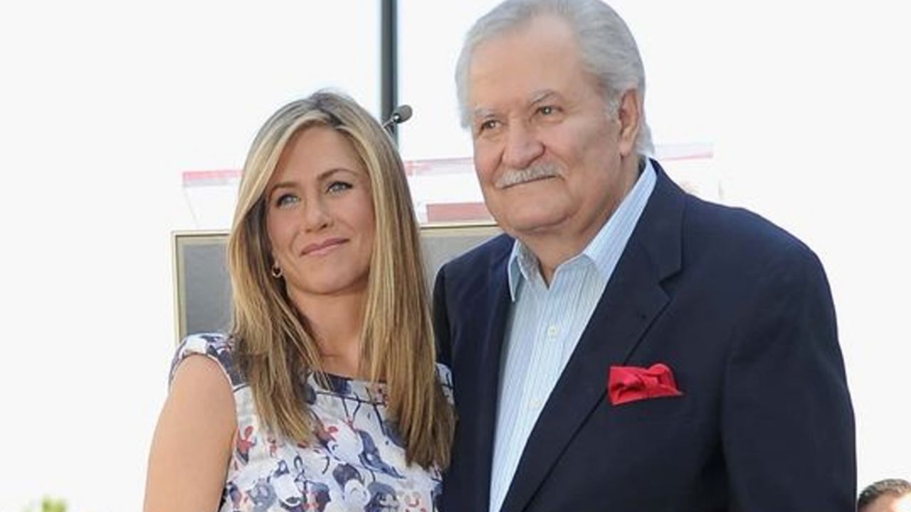 Milagro de cuarentena: Jennifer Aniston se reconcilia con su padre tras abandonarla