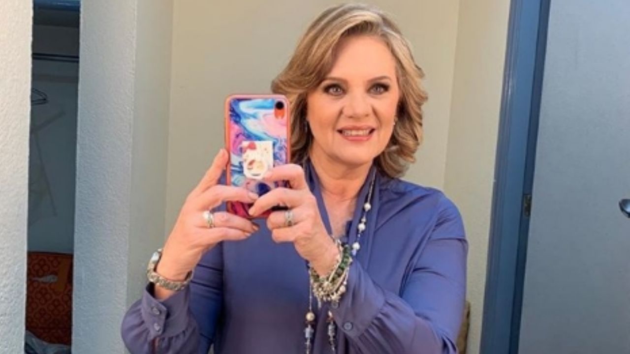 ¡No lo creerás! Érika Buenfil pierde la vergüenza y revela con quien pasa sus noches: “Eres tremenda”