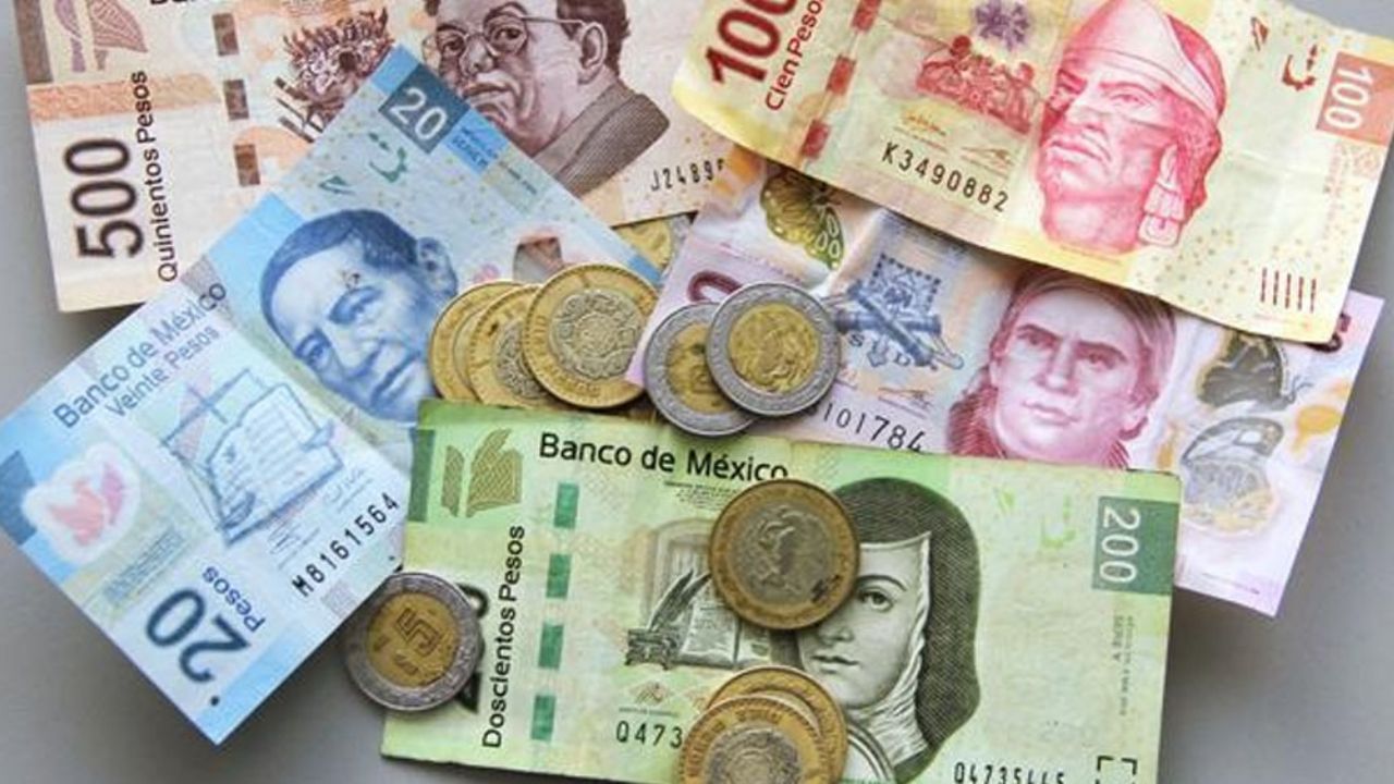 Pemex solicita a empleados reducir su salario por desplome de petroprecio