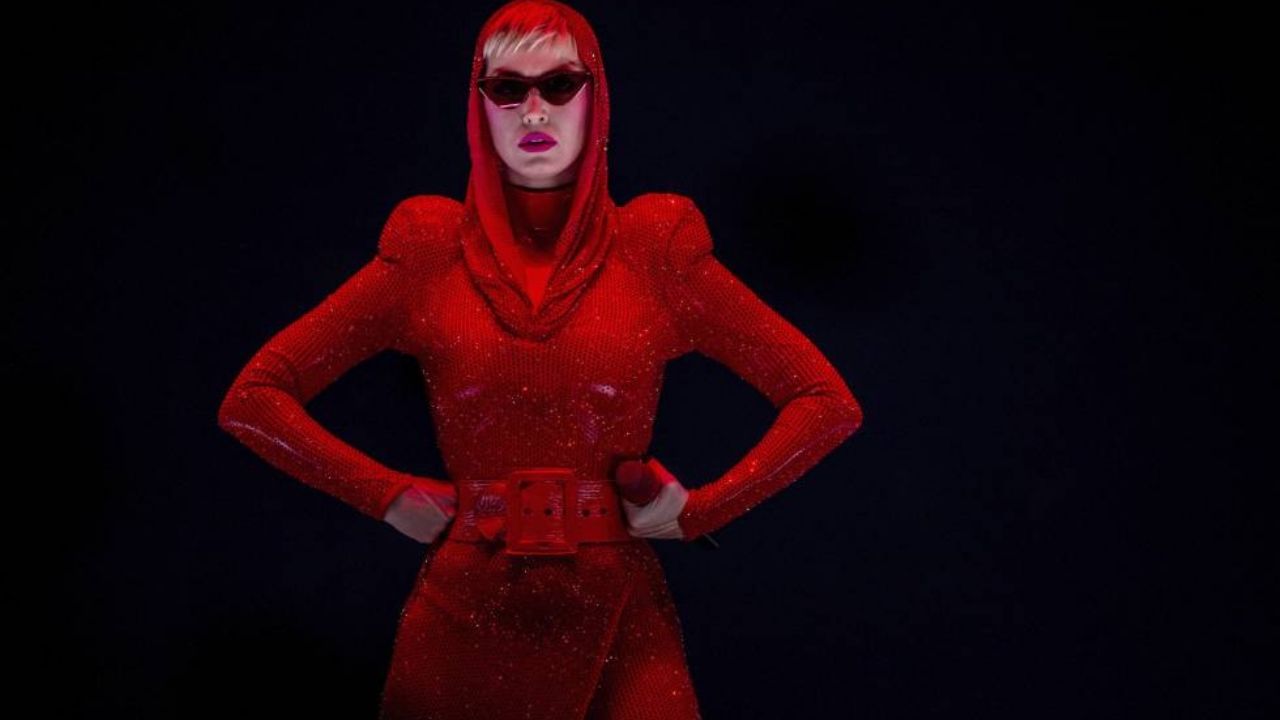 ¿Idea de la OMS? Katy Perry vuelve a la televisión en forma de sanitizante