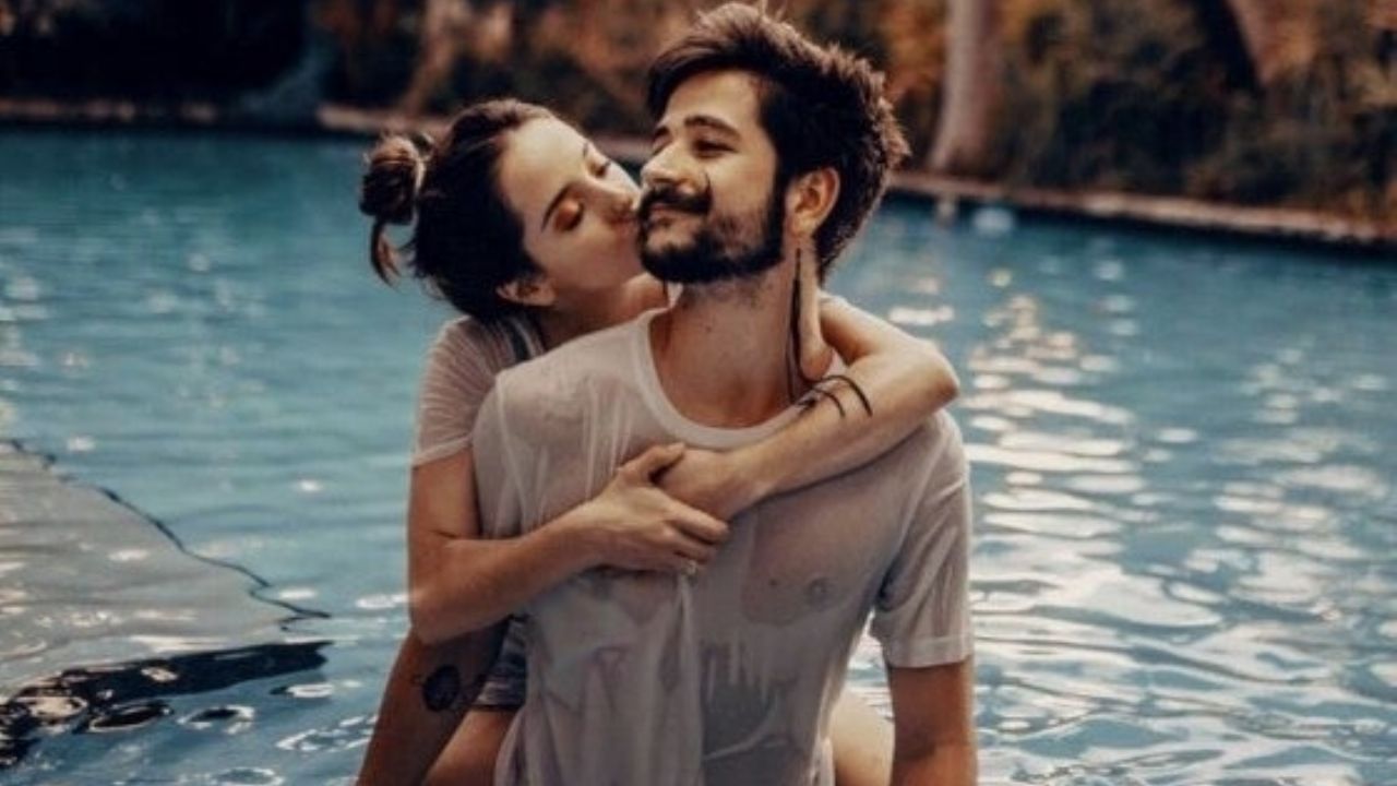 VIDEO: Camilo seduce a Evaluna Montaner y derrama miel con romántico gesto