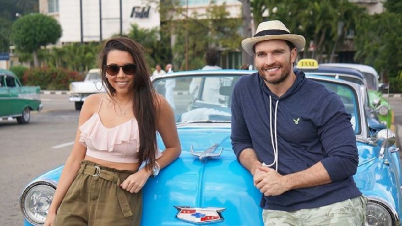 Hija de Julián Gil llama “venenosa” a conductora de Telemundo al criticar a su papá