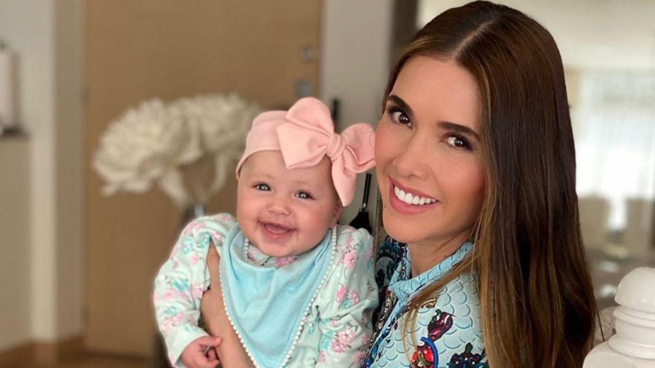 Marlene Favela recibe severos reclamos de los fans por cubrir el rostro de su bebé