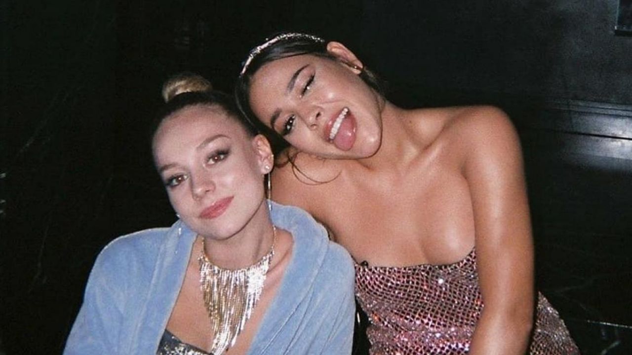 ¡Tienes que verlo! Danna Paola y Ester Expósito sorprenden con sensual ‘perreo’