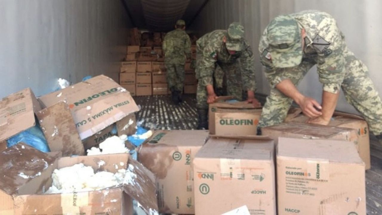 Sedena encuentra en aeronave más de 140 kilogramos de cocaína en Chiapas