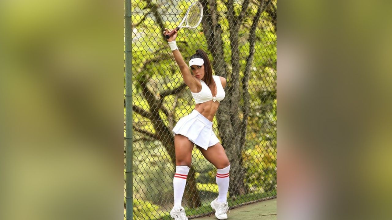 Desde las alturas, Suzy Cortez pone a sudar a fans en ajustados leggings