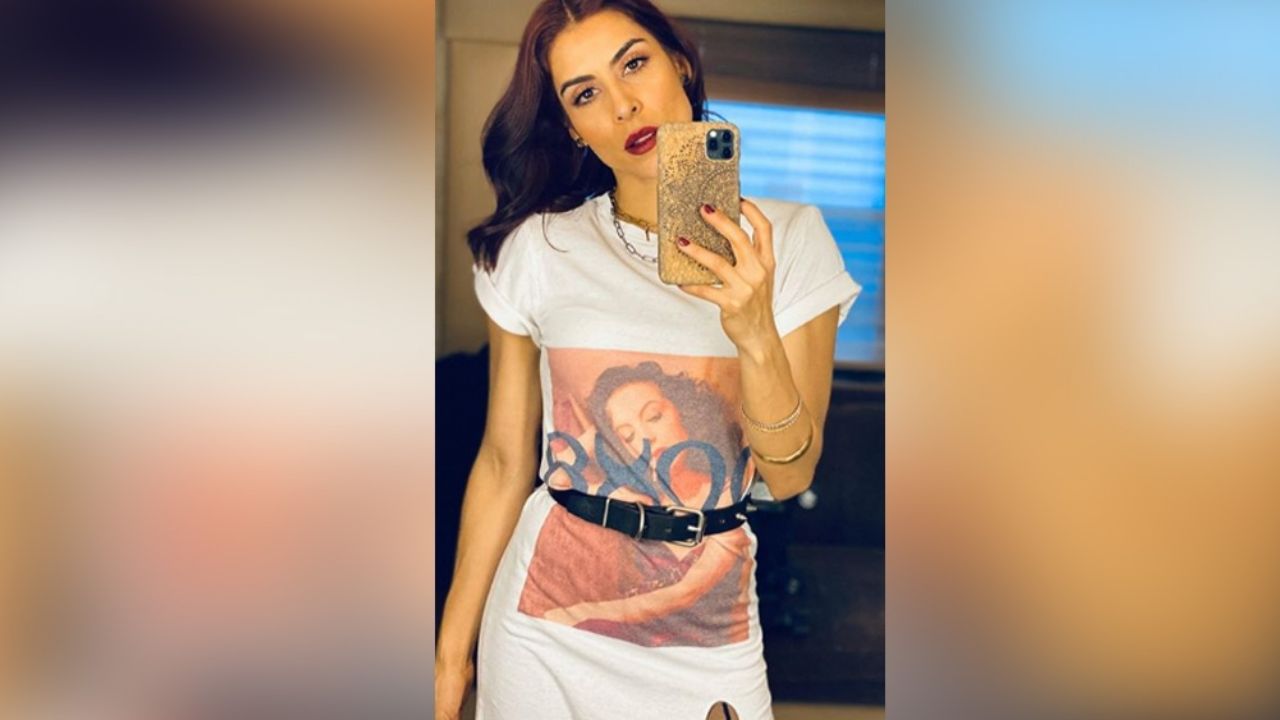 María Leon cautiva al lucir sus pronunciadas piernas en ajustado traje de ballet