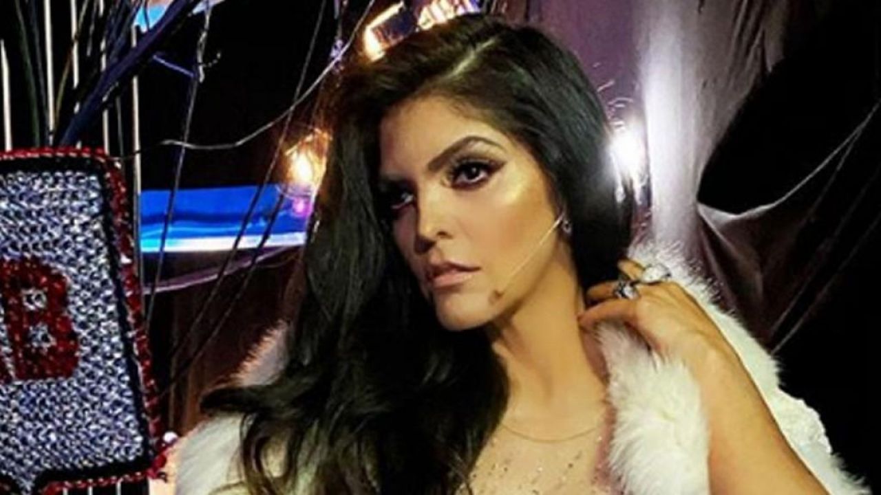 Ana Bárbara pone a suspirar a más de uno con sus encantos desde niña