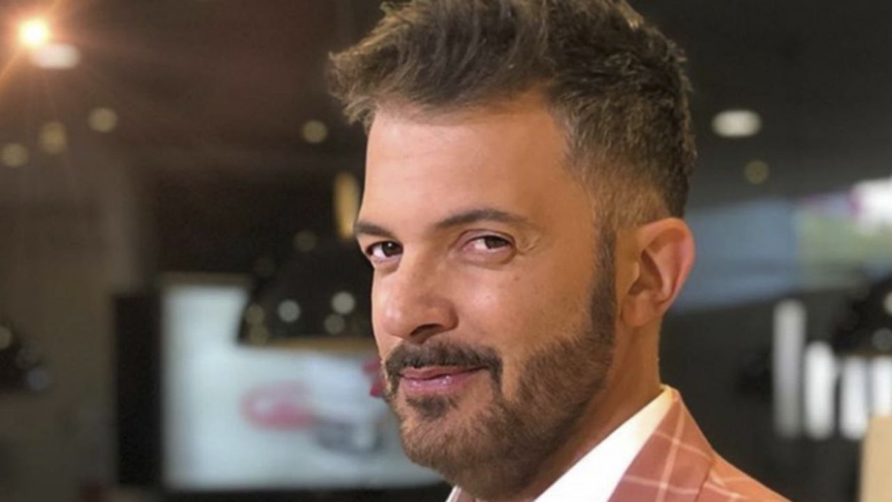 ¿Vuelve a TV Azteca? Fer del Solar reaparece en ‘VLA’ con nuevo empleo y causa furor