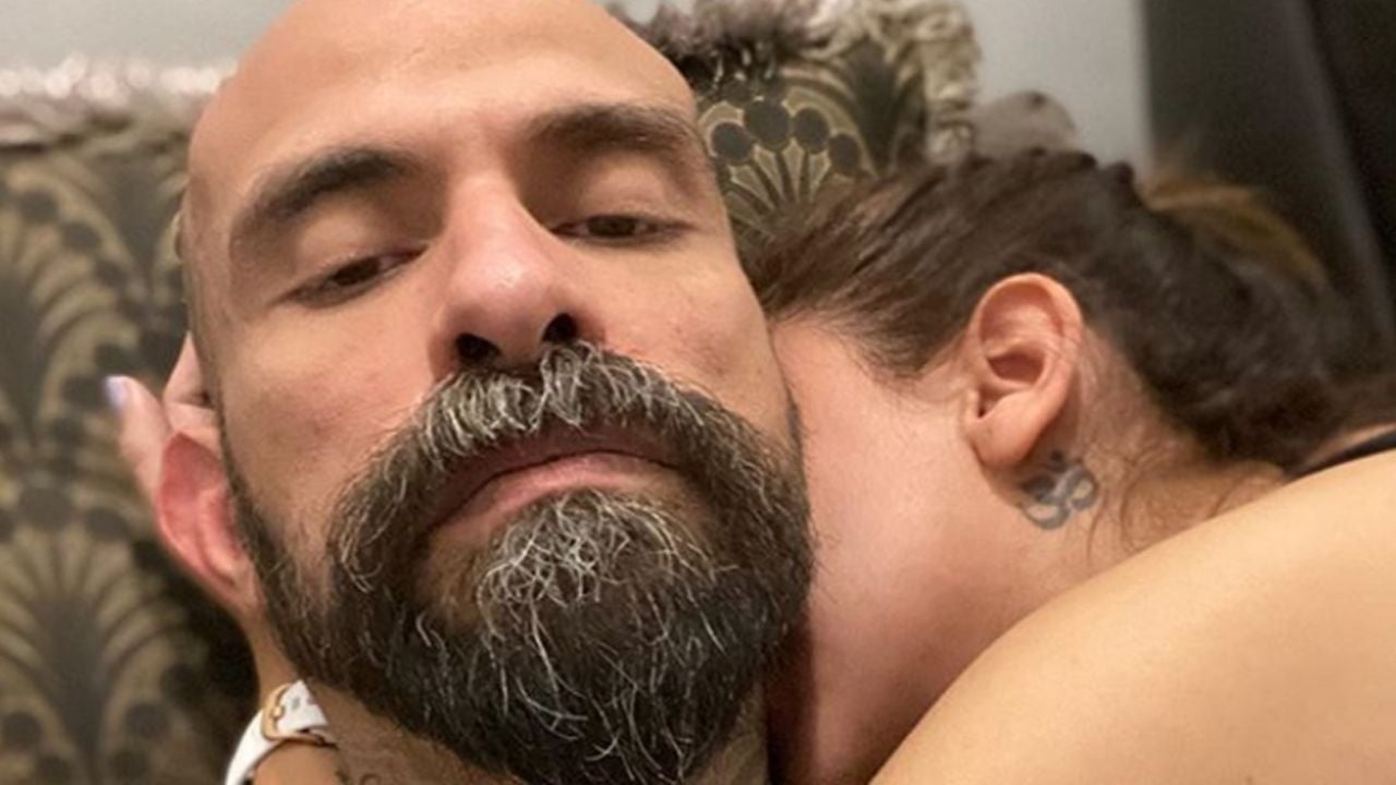 A un lado Yuya: Babo de Cártel de Santa comparte descarado video con una chica