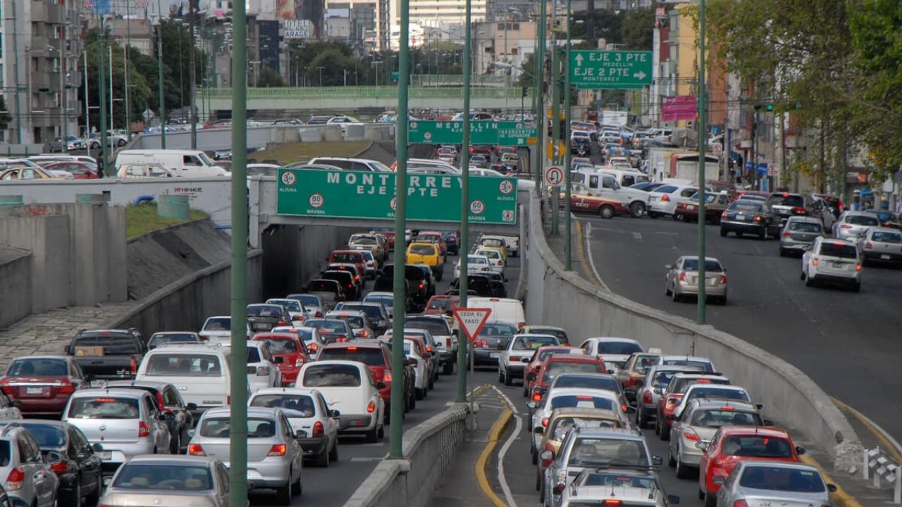 Hoy No Circula para este viernes 1 de mayo en la CDMX ¡Evita la multa!