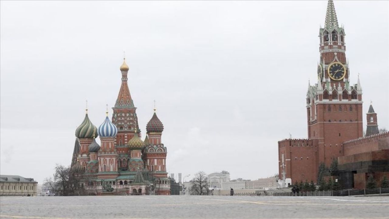 Covid-19 pone en jaque a Rusia; hay casi 8 mil contagios de coronavirus en 24 horas