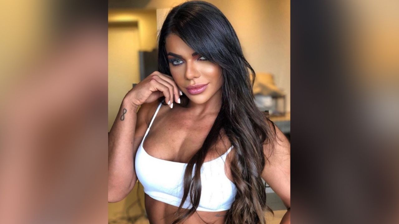 Suzy Cortez atrapa la mirada de fans al enseñarlo todo en diminuto bikini