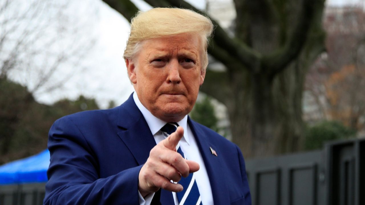 “Es una locura”: Trump se muestra escéptico ante los videos de OVNIS