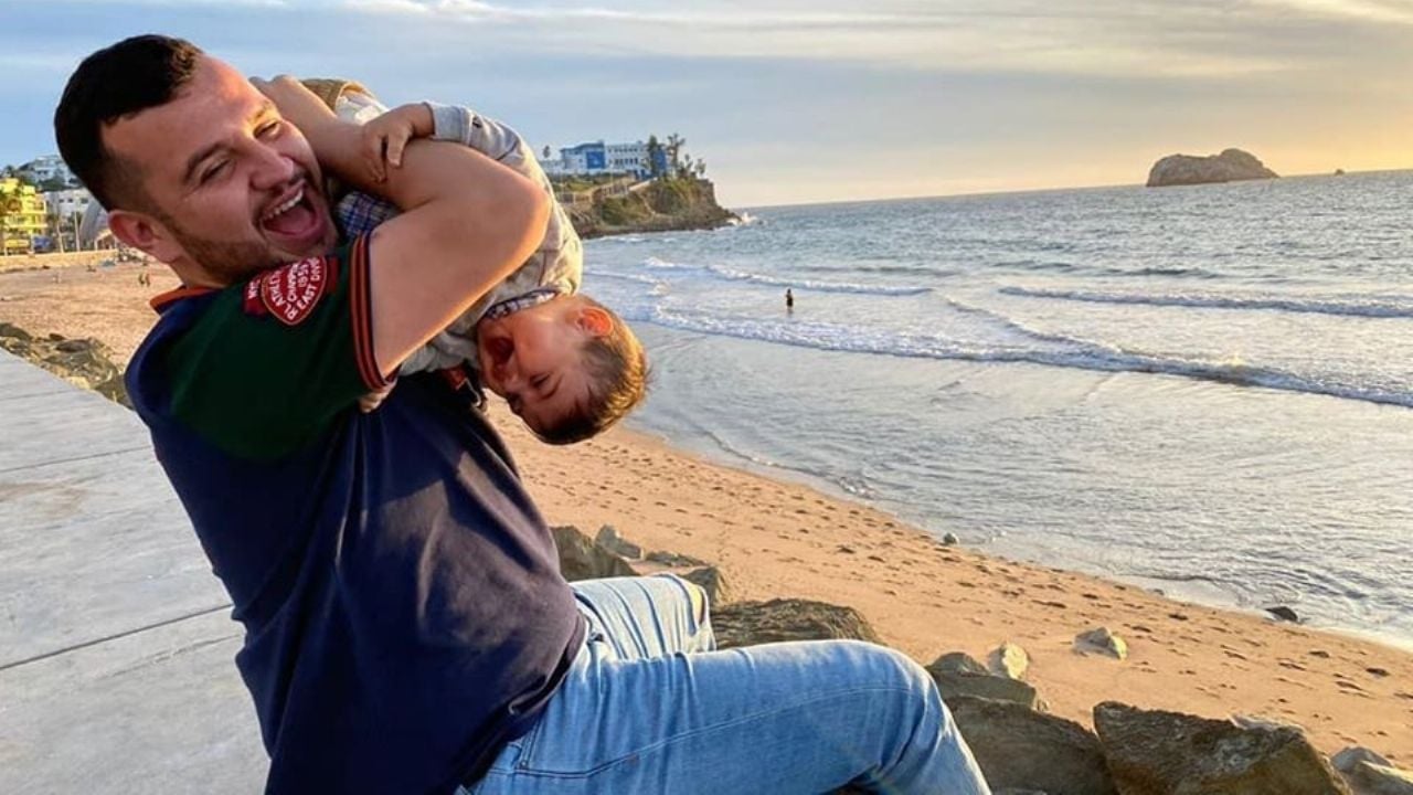 “Par de guapos”: Edén Muñoz y su hijo Emilio impactan a fans desde la alberca