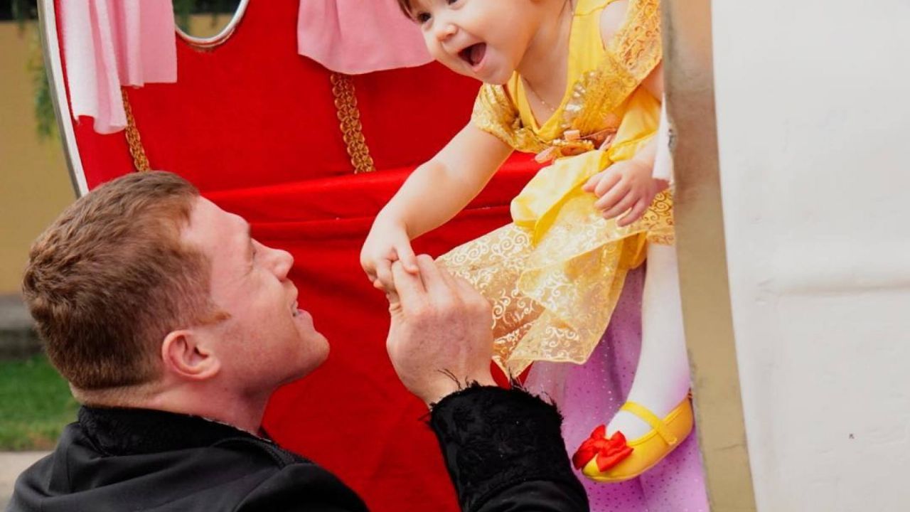 ¡Sorprendente! El ‘Canelo’ Álvarez y su esposa presumen la celebración de su hija