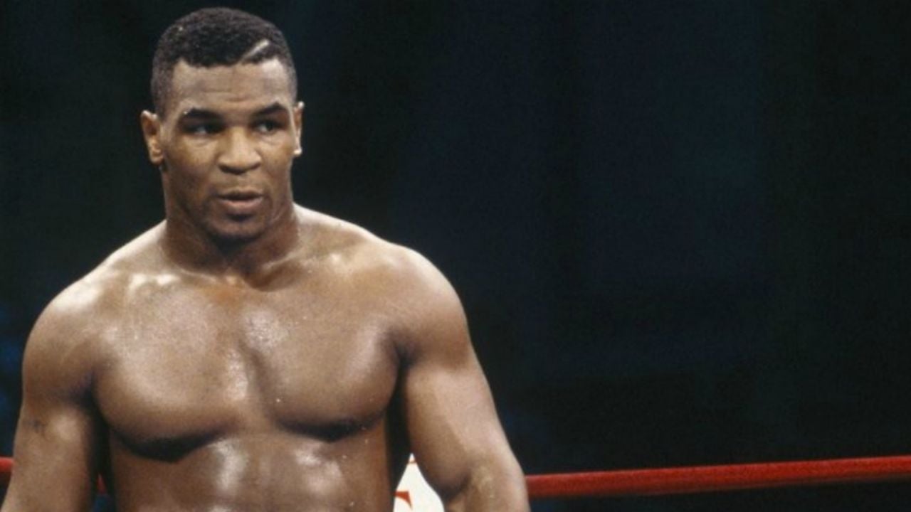 Mike Tyson presume la ‘dinamita’ en sus puños, a sus 52 años de edad