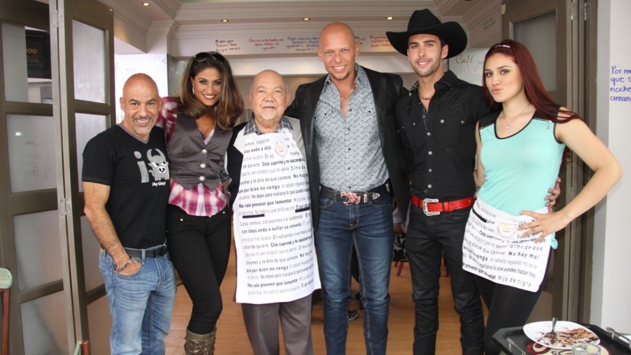 ¿Se enojó? Fans le coquetean a actor de Televisa por ‘perrea’ y su novio responde