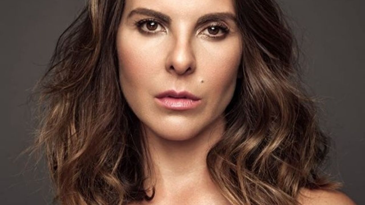 “Incondicional compañía”: Kate del Castillo posa con su bebé en brazos y botella en mano
