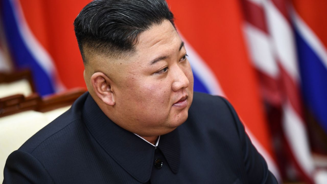 Tras varios días de rumores y polémicas, Kim Jong-un reaparece en público