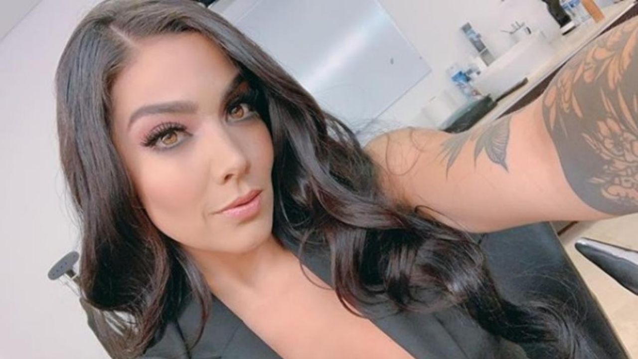 Érika Fernández prende la cuarentena al posar al aire libre sin ropa