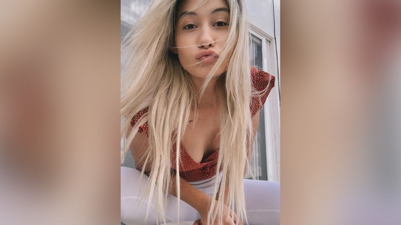 Issa Vegas calienta las redes sociales arriba de la banca en sexy bikini