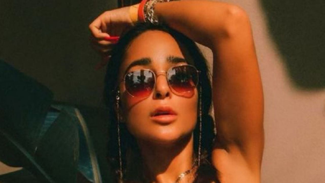 Manelyk, estrella de ‘Acapulco Shore’, disfruta de la alberca con su mejor bikini