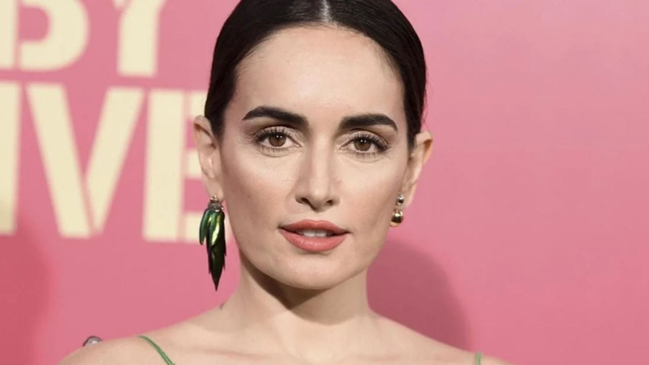 “Siéntese señora”: Destrozan a actriz por copiarle a Derbez y fracasa en la comedia