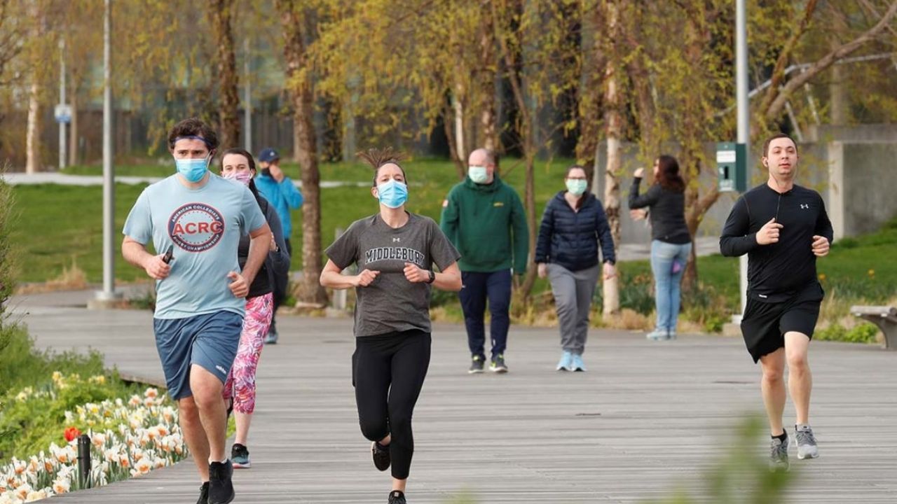 España, cerca del fin de la cuarentena; ya pueden salir a pasear y hacer deporte