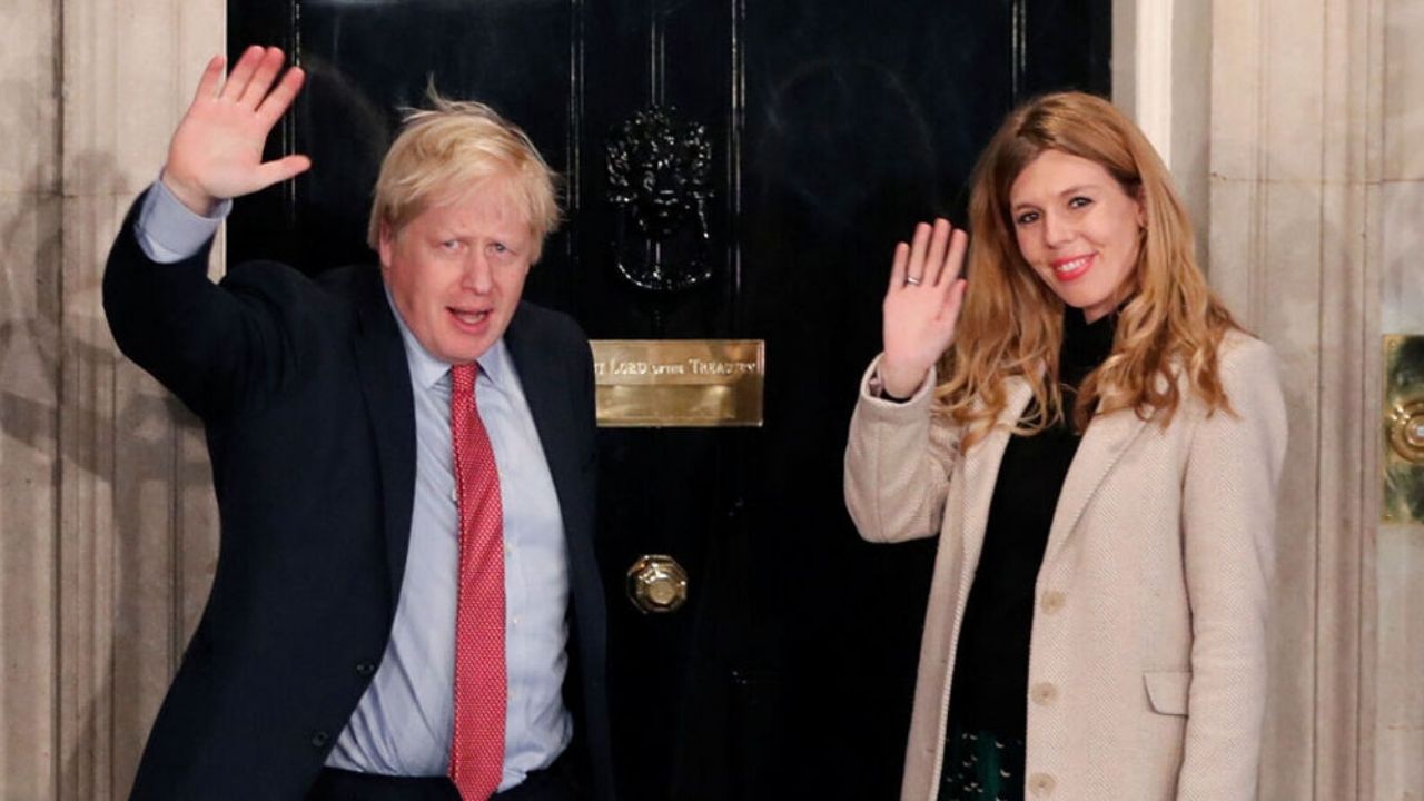 Boris Johnson nombra a su hijo como los médicos que salvaron su vida tras padecer Covid-19