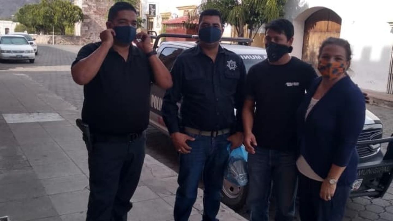 En Álamos entregan material médico a Hospital Comunitario y Bomberos