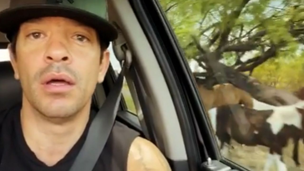 Yahir causa sensación con cómico video en Instagram: “Mi pueblo no es un rancho”
