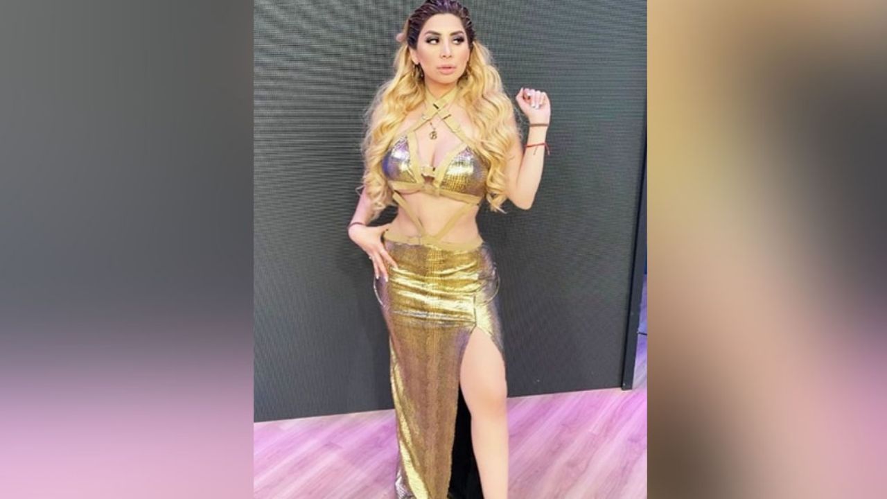 ‘La Bebeshita’ calienta la cuarentena desde la piscina en diminuto bikini