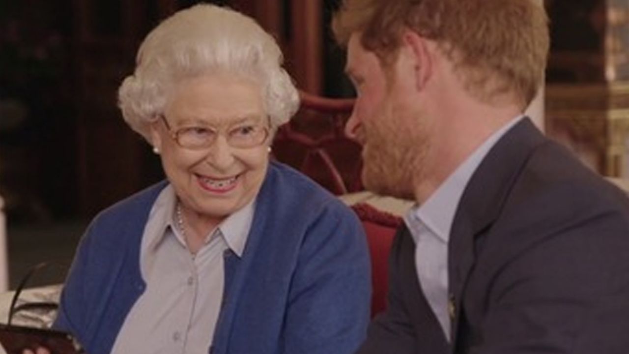 ¿Reina Isabel II detrás de la participación del Príncipe Harry en Netflix?