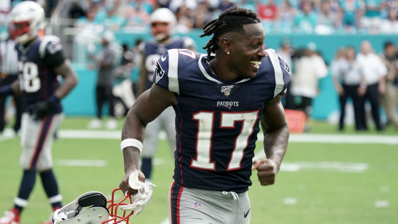 Antonio Brown lanza un ‘guiño’ y se pone el uniforme de los Ravens