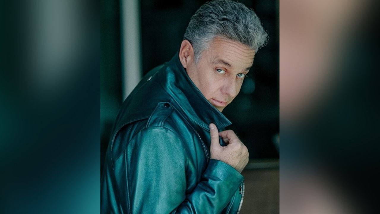 Disfrazado de Freddie Mercury, actor de Televisa interpreta ‘Bohemian Rhapsody’