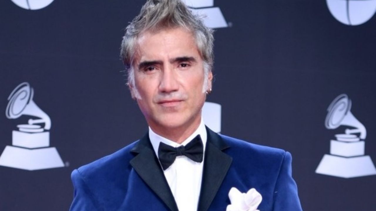 “Sugar daddy”:Alejandro Fernández recibe traviesas propuestas de sus fans