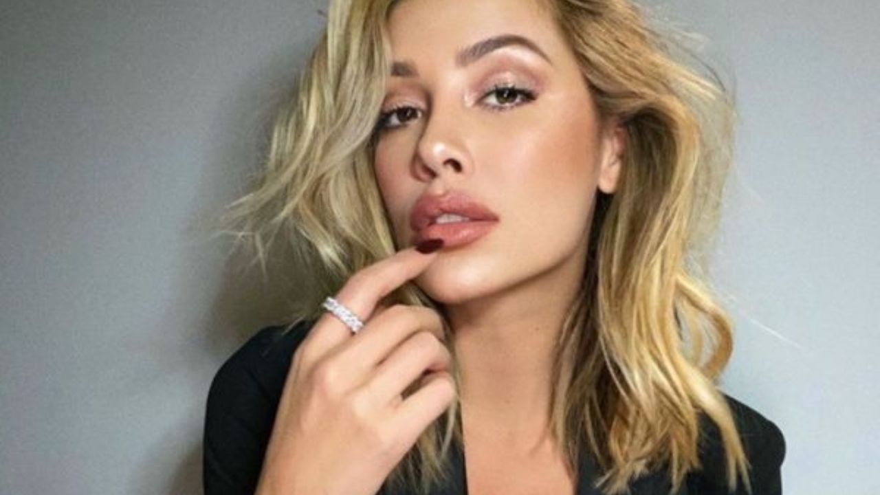 Michelle Salas, hija de Luis Miguel luce sus envidiables encantos en diminuto bikini