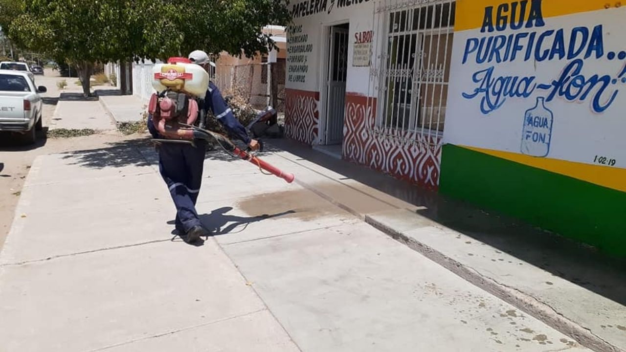 La Dirección de Salud de Etchojoa sanitiza espacios públicos de El Sahuaral