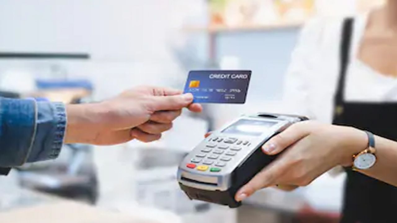 ¡Qué generoso hombre! Cliente deja propina de mil 300 dólares en un restaurante